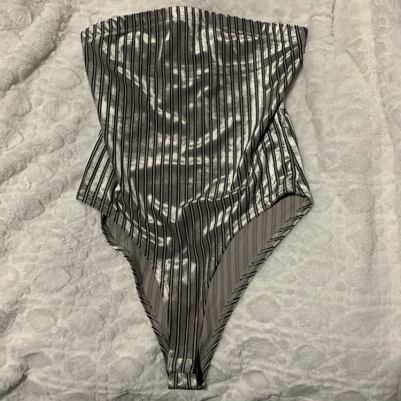 Forever 21 Tops - Tube top bodysuit Forever 21 Tops - Tube top bodysuit